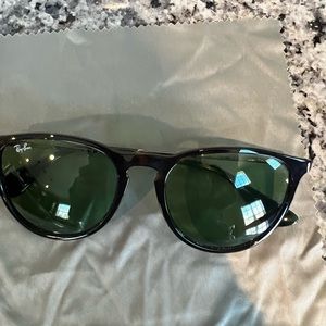 Ray Ban sunglasses like new